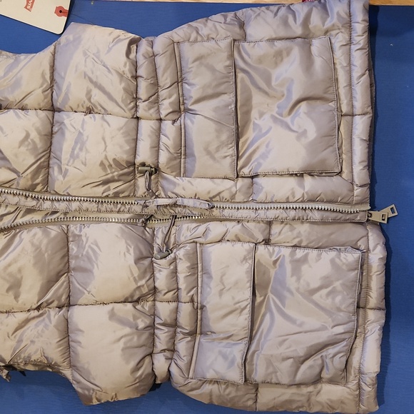 NWT Levi Hooded Vest - Picture 2 of 5